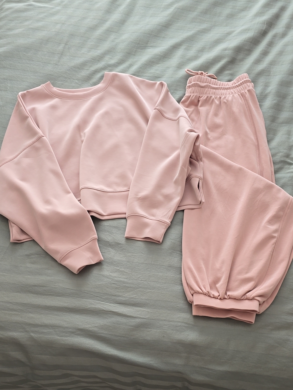 FLX Pink Cropped Sweatshirt and Jogger Set